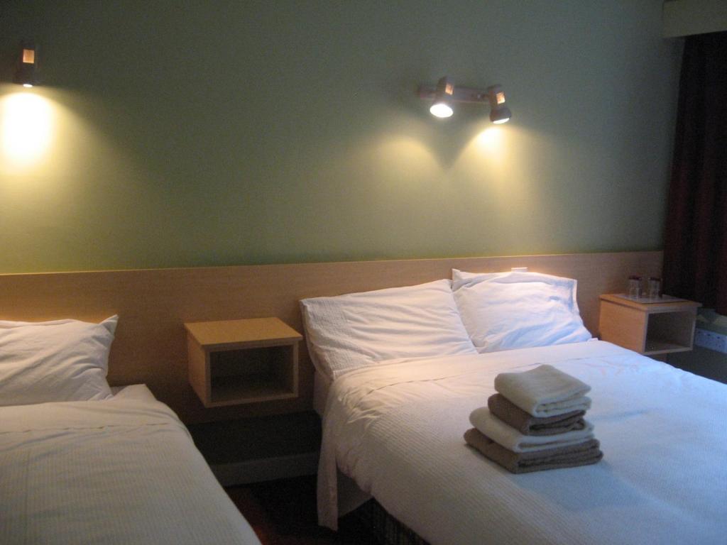 Woodlawn House Hotel คิลลาร์นีย์ ภายนอก รูปภาพ