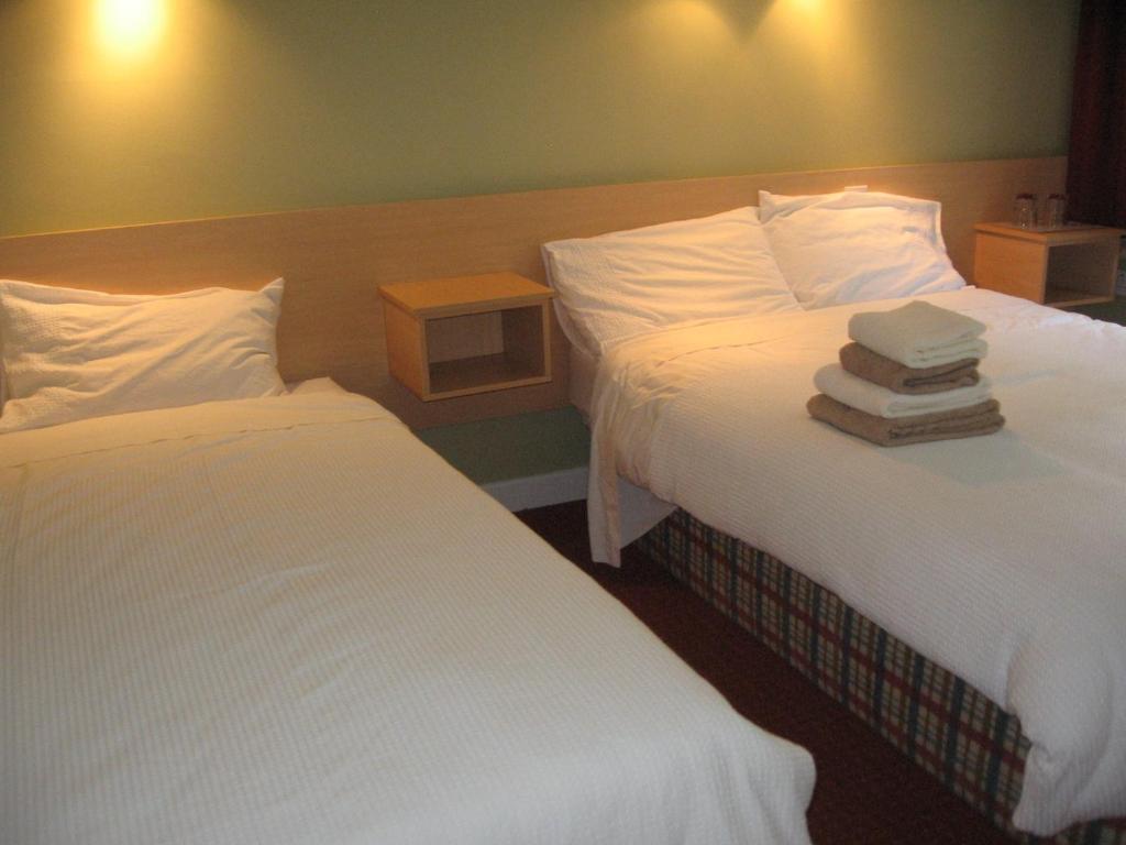 Woodlawn House Hotel คิลลาร์นีย์ ภายนอก รูปภาพ