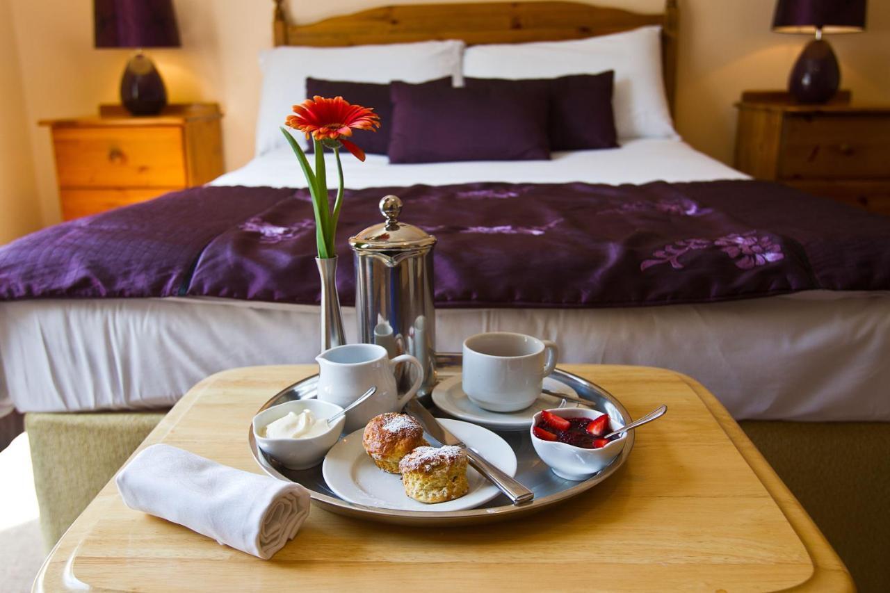 Woodlawn House Hotel คิลลาร์นีย์ ภายนอก รูปภาพ